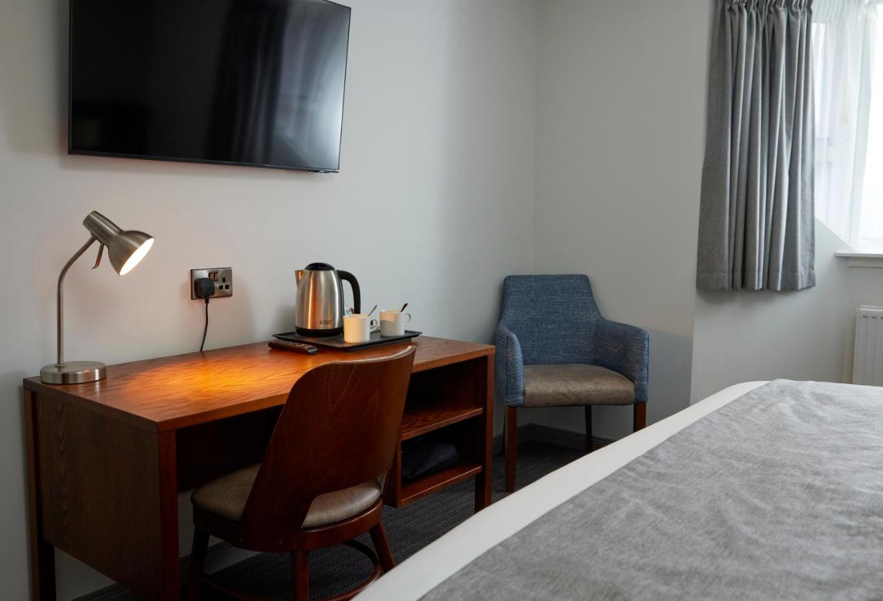 The Caledonian Hotel Leven  エクステリア 写真