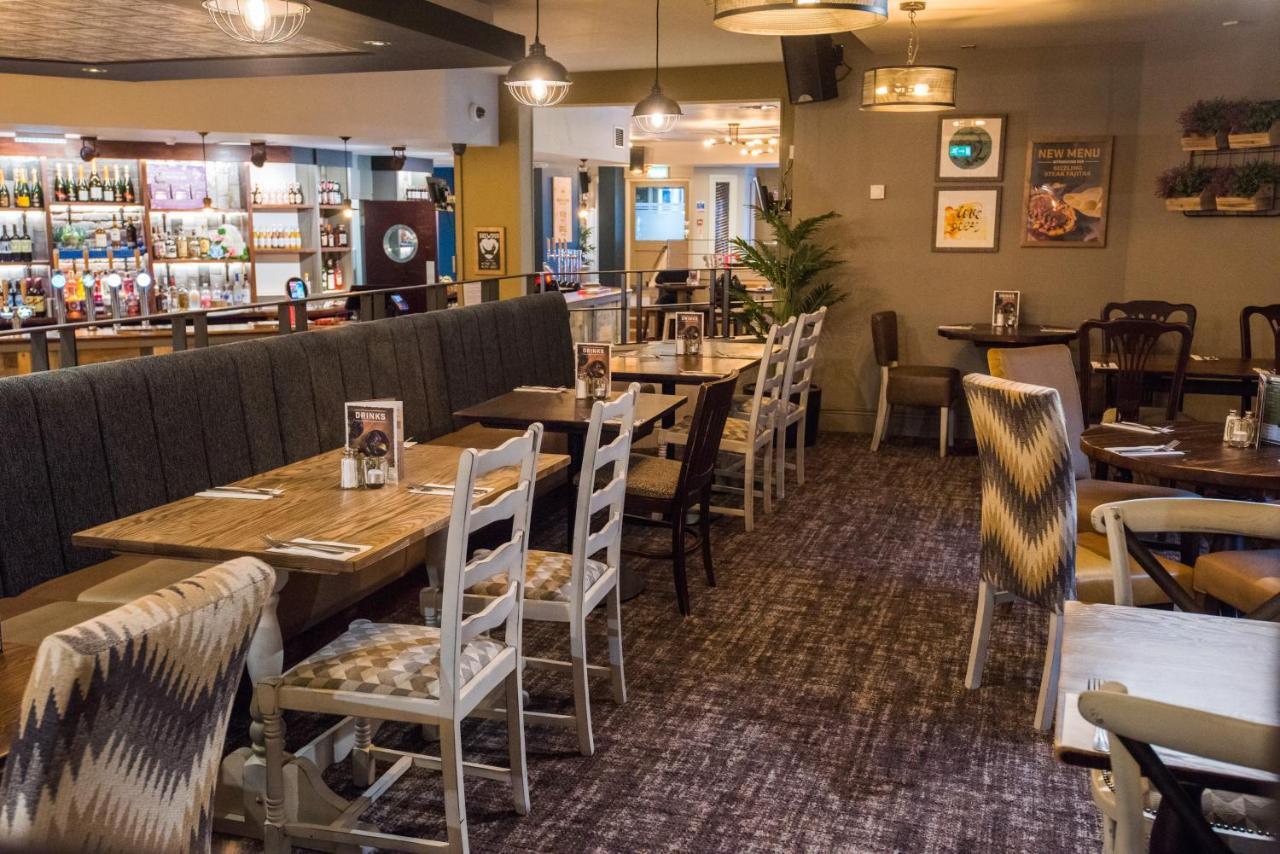 The Caledonian Hotel Leven  エクステリア 写真